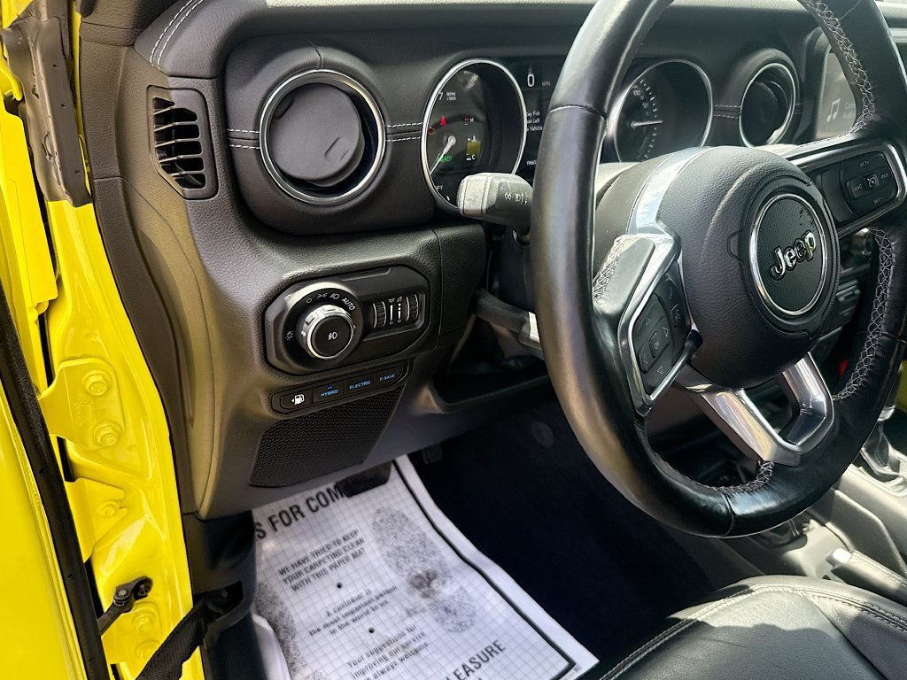 Used 2022 Jeep Wrangler Unlimited Sahara w/ Cold Weather Group AWD/4WD image 23