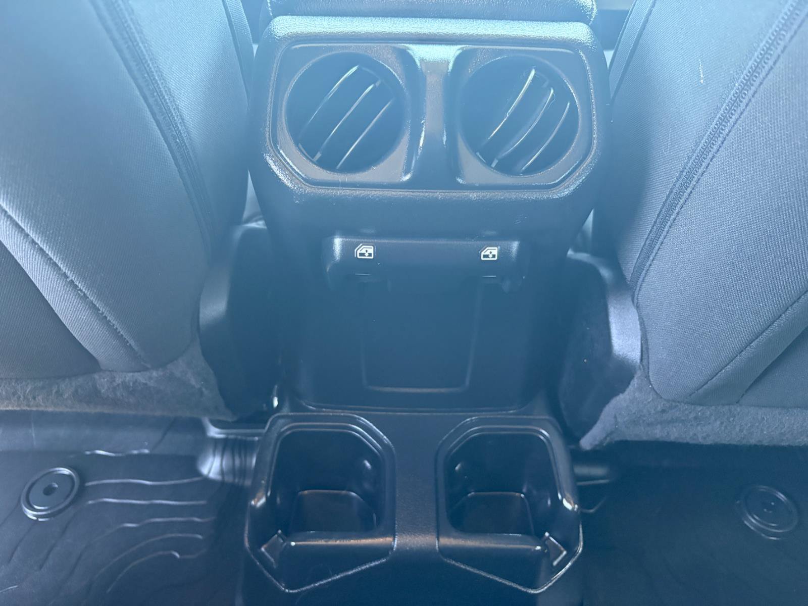 Used 2022 Jeep Wrangler Unlimited Sport AWD/4WD image 18