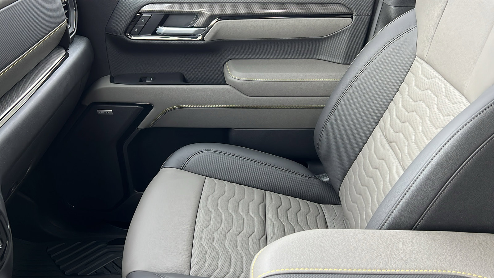 New 2026 Chevrolet Silverado 1500 ZR2 image 23