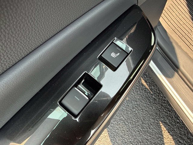 Used 2026 Toyota Crown Platinum AWD/4WD image 16