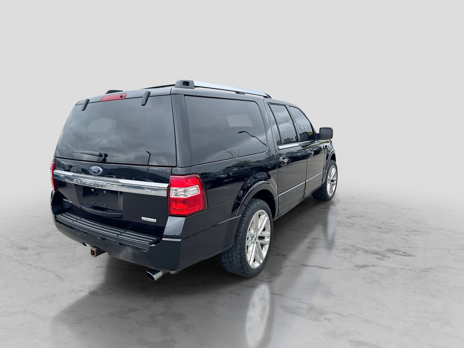 Used 2017 Ford Expedition EL Limited w/ Equipment Group 301A AWD/4WD image 8