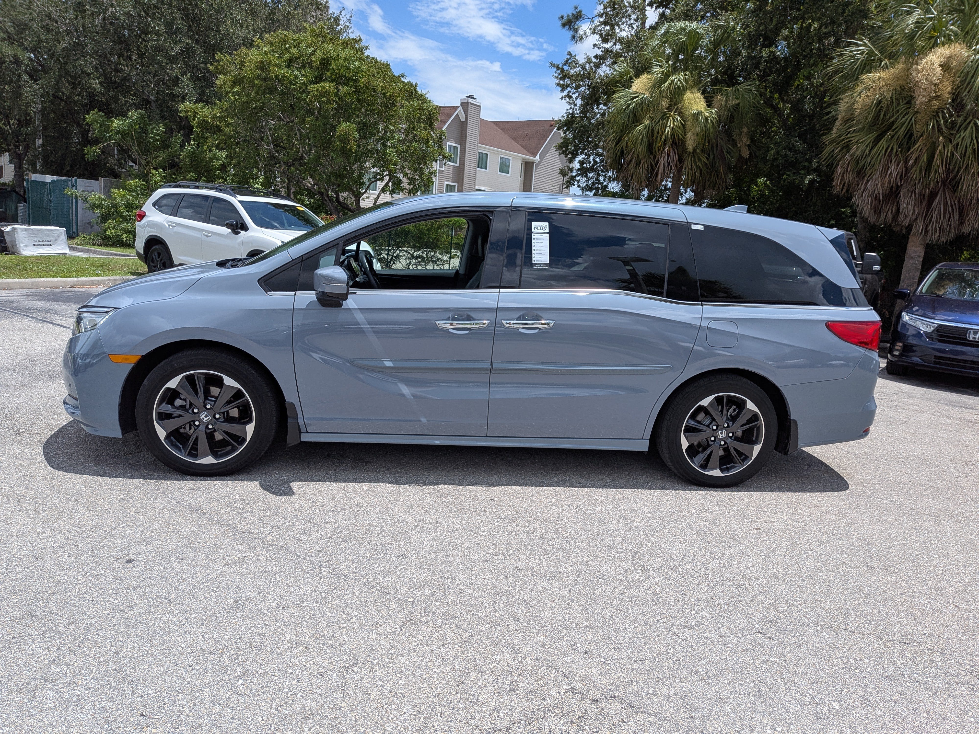 Used 2023 Honda Odyssey Elite image 7