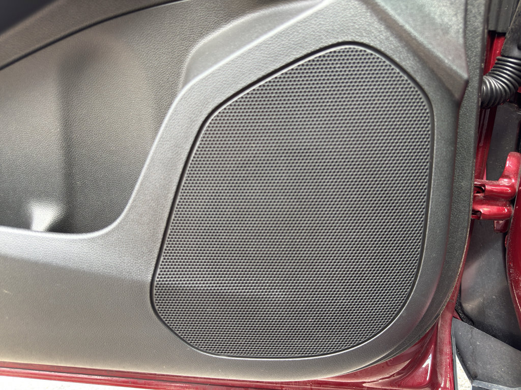 Used 2024 Chevrolet Trax RS w/ Sunroof Package FWD image 30