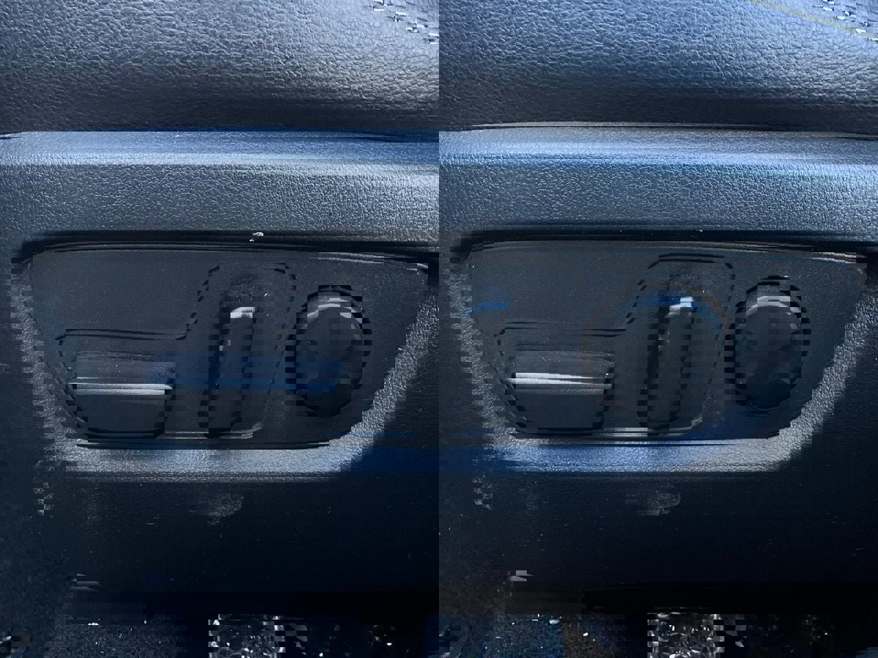 Used 2025 MAZDA CX-50 AWD 2.5 S w/ Premium Package image 11