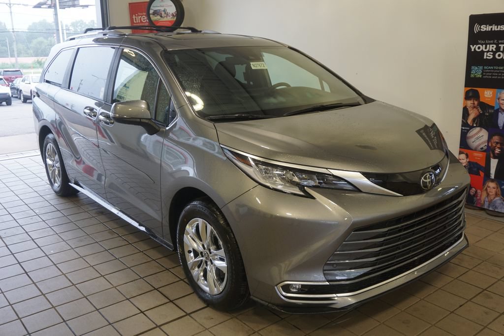 New 2026 Toyota Sienna Limited FWD image 2