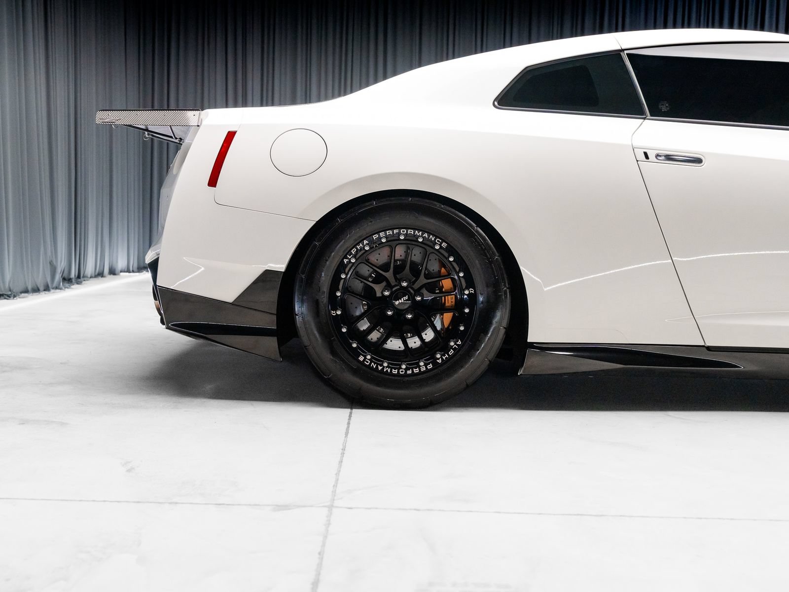 Used 2024 Nissan GT-R Premium w/ Premium Interior Package AWD/4WD image 32
