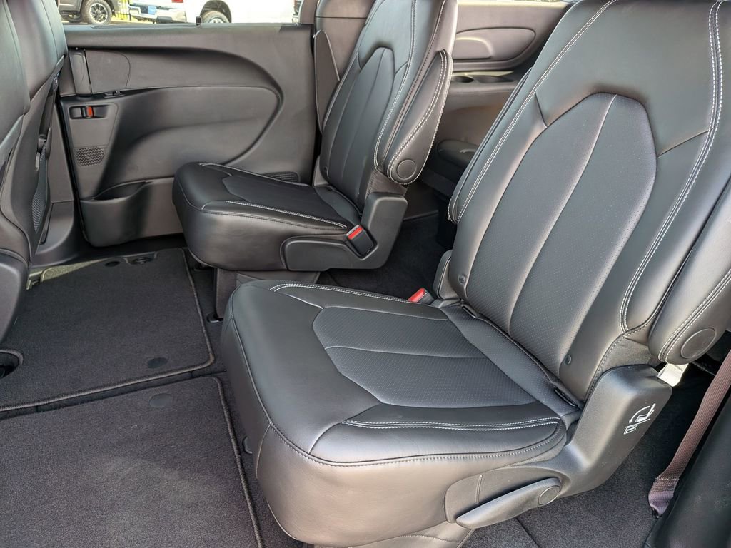 New 2026 Chrysler Pacifica Select image 27