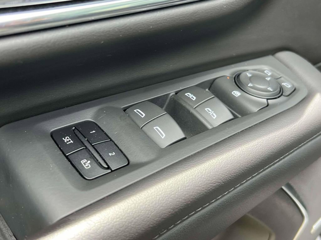 Used 2023 Chevrolet Suburban LT AWD/4WD image 20