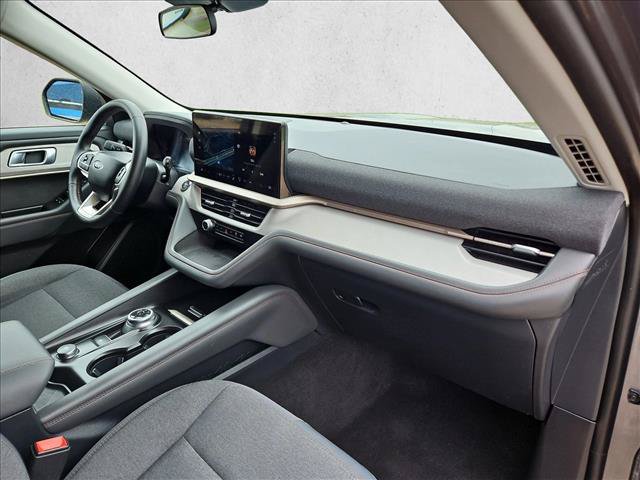 Used 2025 Ford Explorer Active AWD/4WD image 23