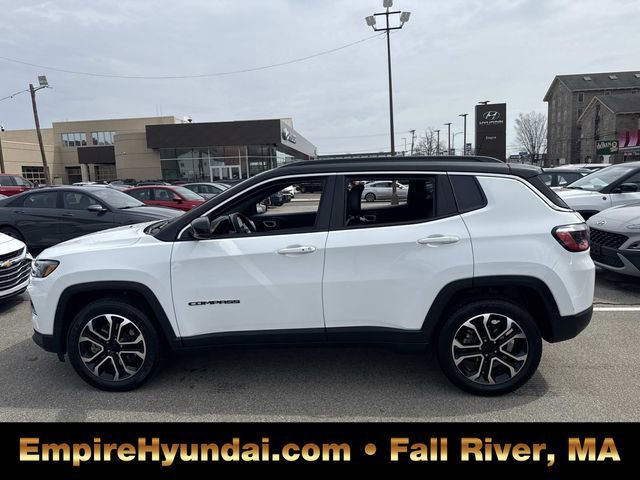 Used 2024 Jeep Compass Limited image 3