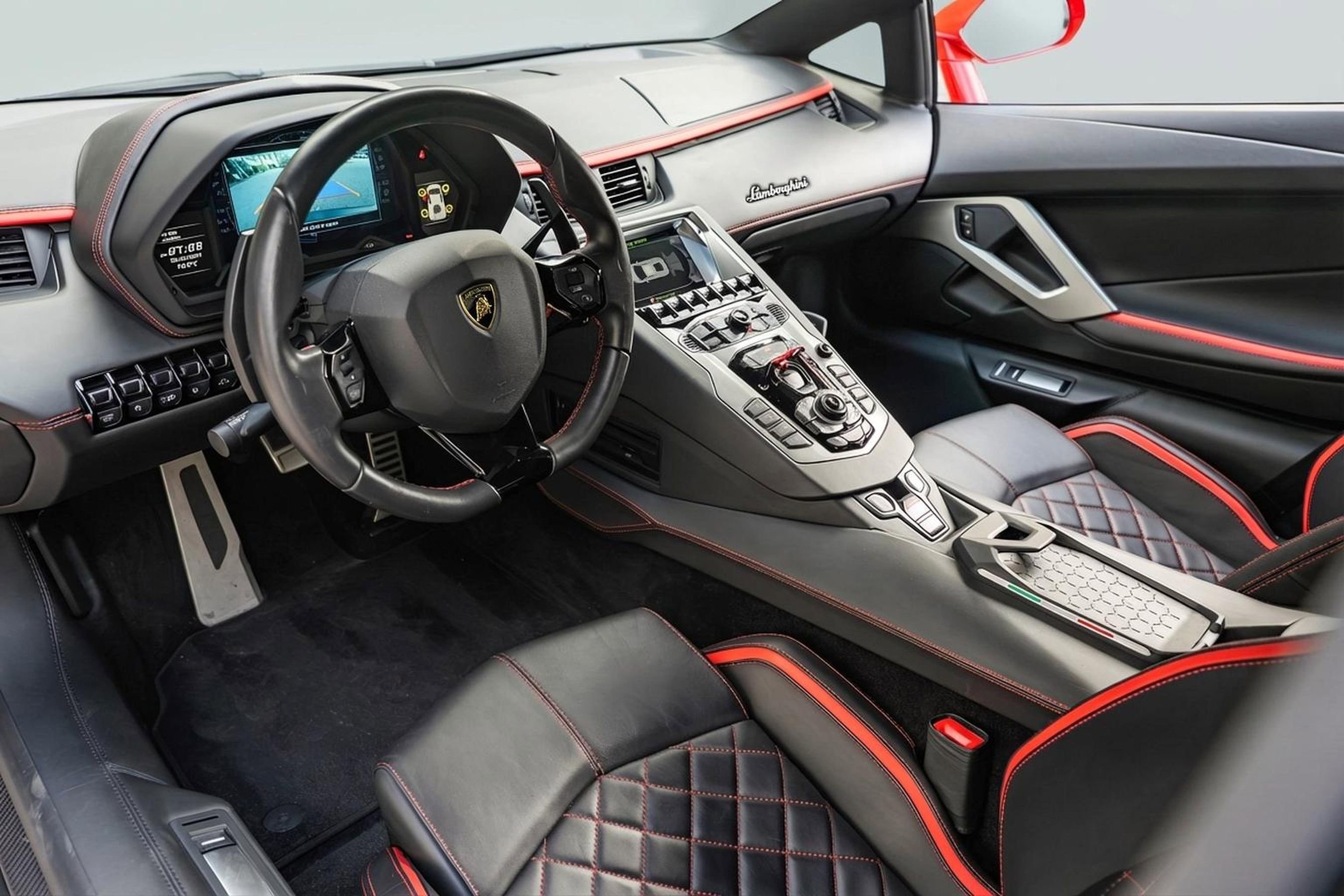 Used 2019 Lamborghini Aventador S AWD/4WD image 2