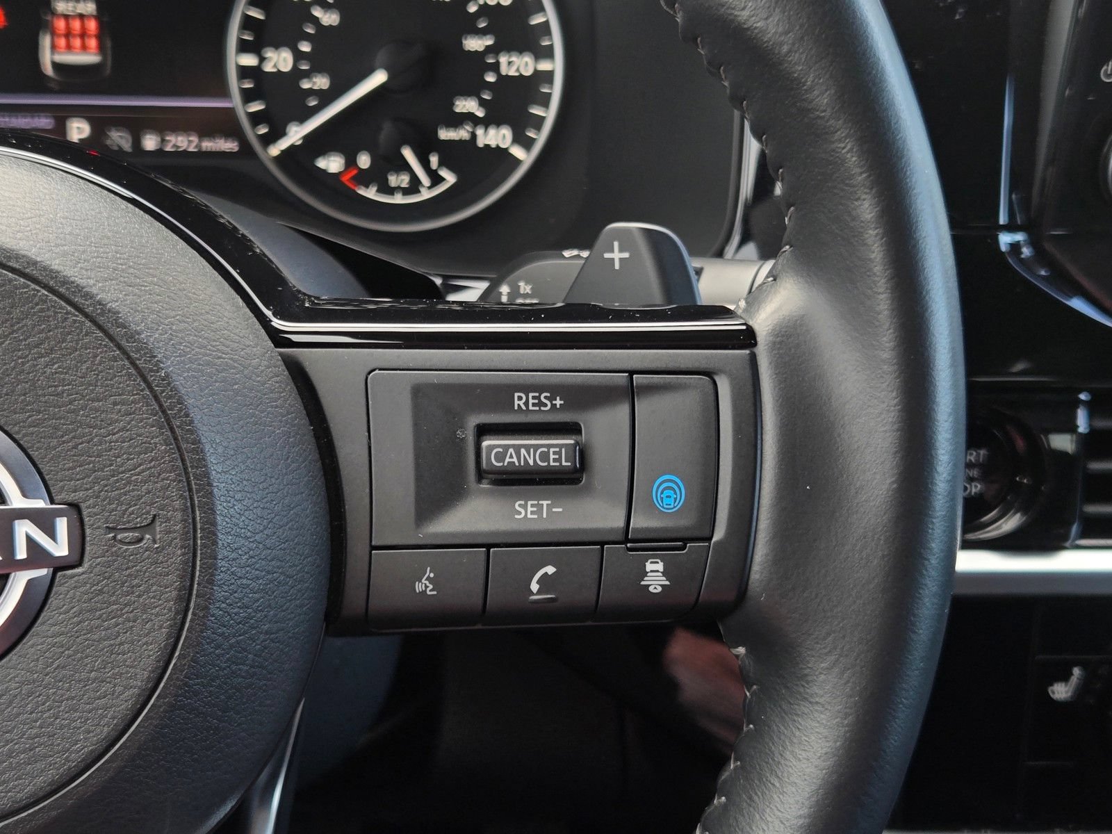 Used 2025 Nissan Pathfinder SL FWD image 19