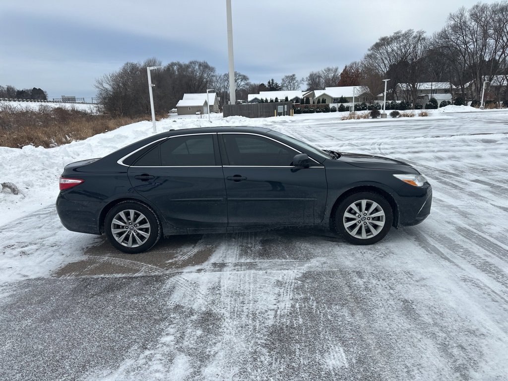 Used 2016 Toyota Camry XLE image 6