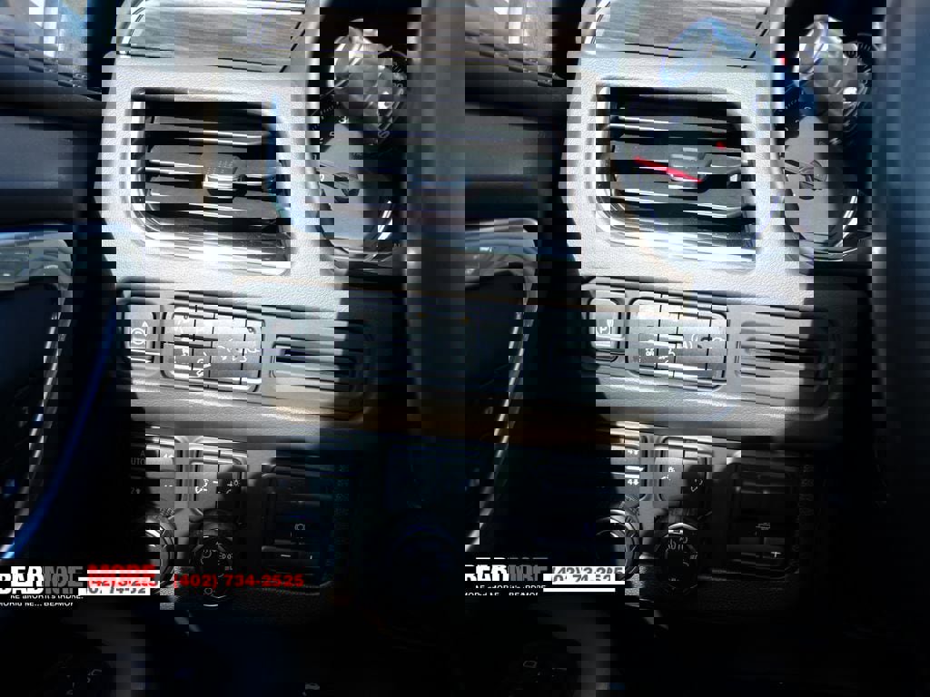 Used 2021 Chevrolet Suburban Z71 w/ Z71 Signature Package image 35