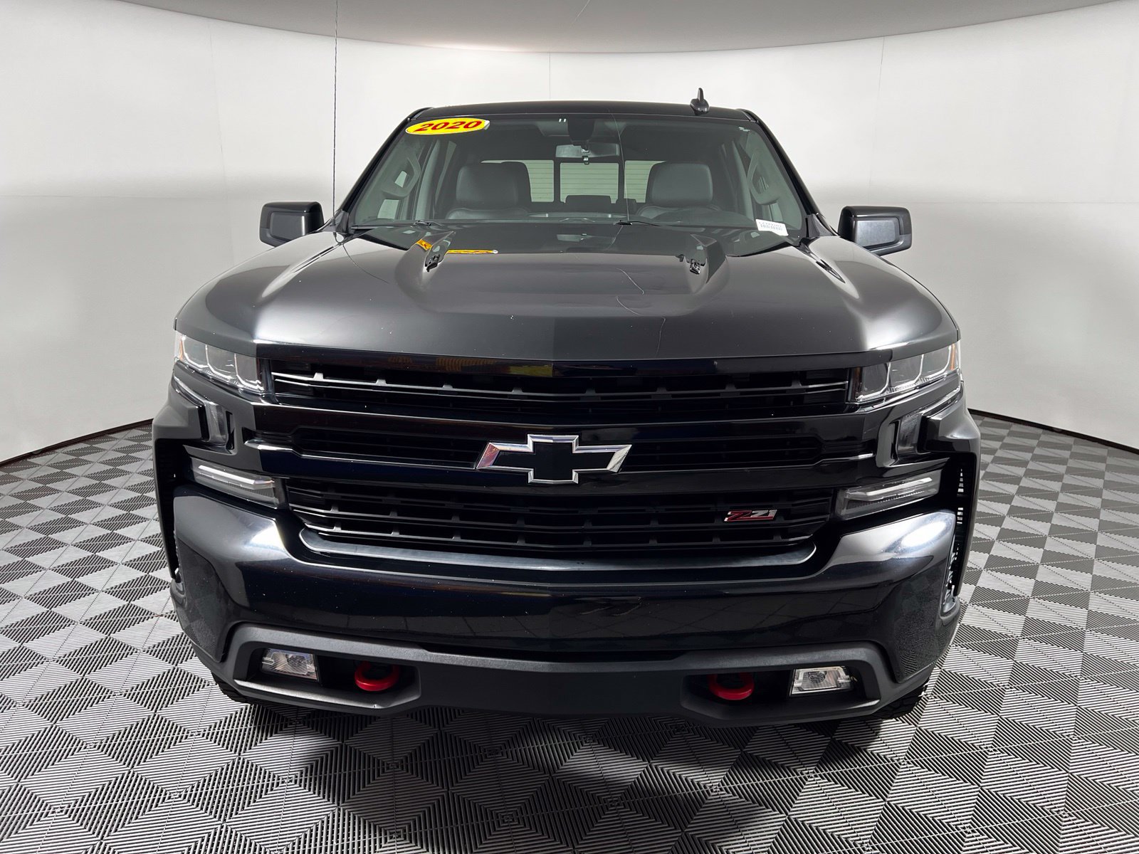 Used 2020 Chevrolet Silverado 1500 LT Trail Boss w/ Midnight Edition AWD/4WD image 2