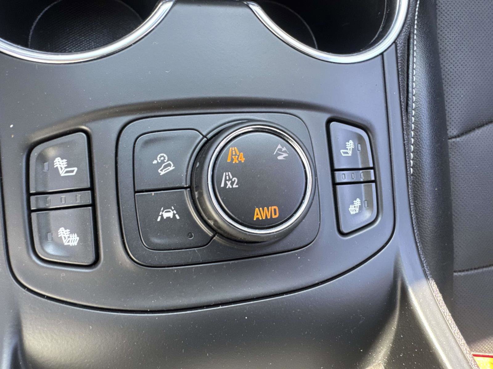 Used 2024 GMC Terrain SLT AWD/4WD image 31