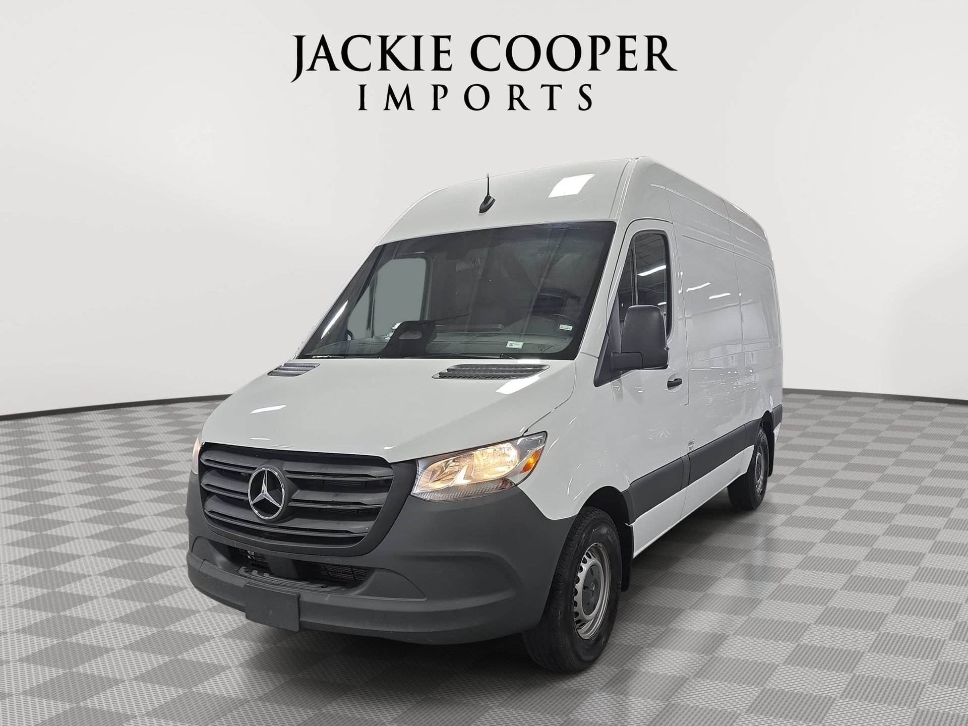 Used 2025 Mercedes-Benz Sprinter 2500 image 1