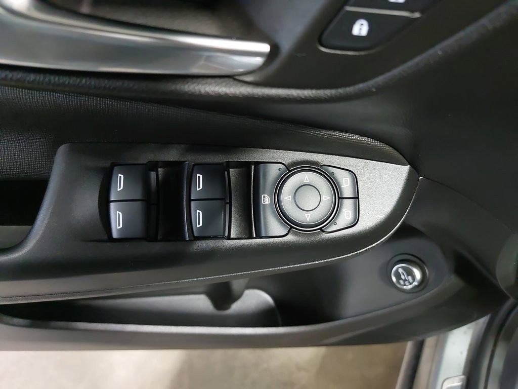 Used 2025 Buick Envista Avenir image 28