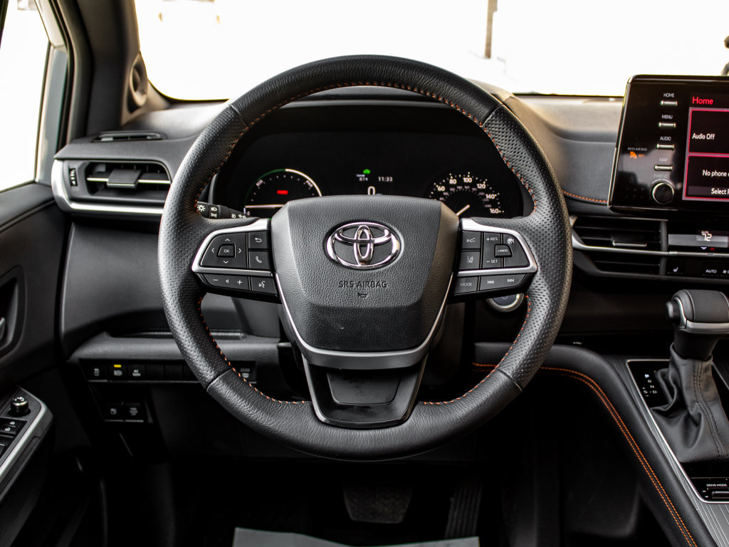 Used 2024 Toyota Sienna XSE w/ XSE Plus Package AWD/4WD image 32