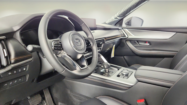 Used 2025 MAZDA CX-70 Plug-In Hybrid w/ Premium Plus AWD/4WD image 12