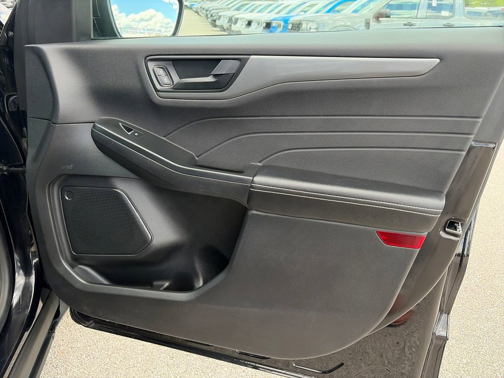 Used 2023 Ford Escape Active w/ Cold Weather Package FWD image 9
