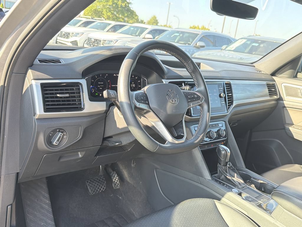 Used 2023 Volkswagen Atlas Cross Sport SE FWD image 10