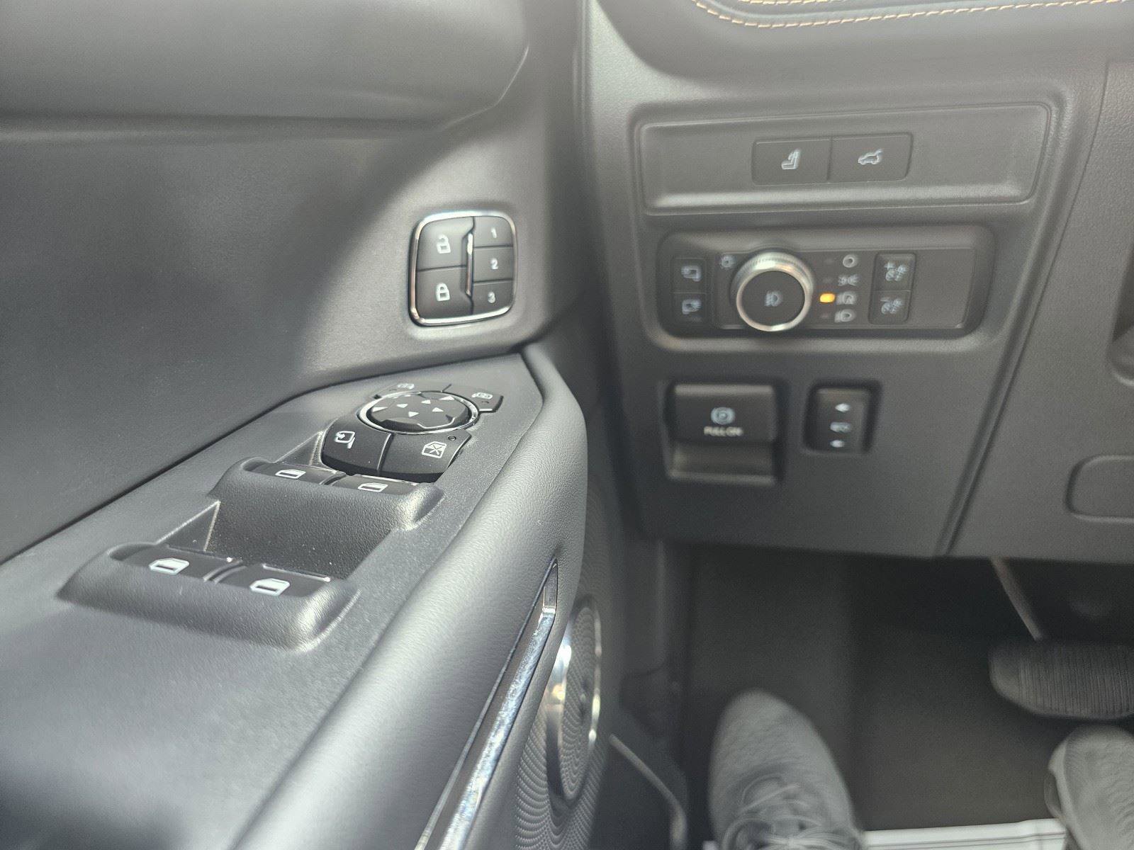 Used 2022 Ford Expedition Platinum image 24