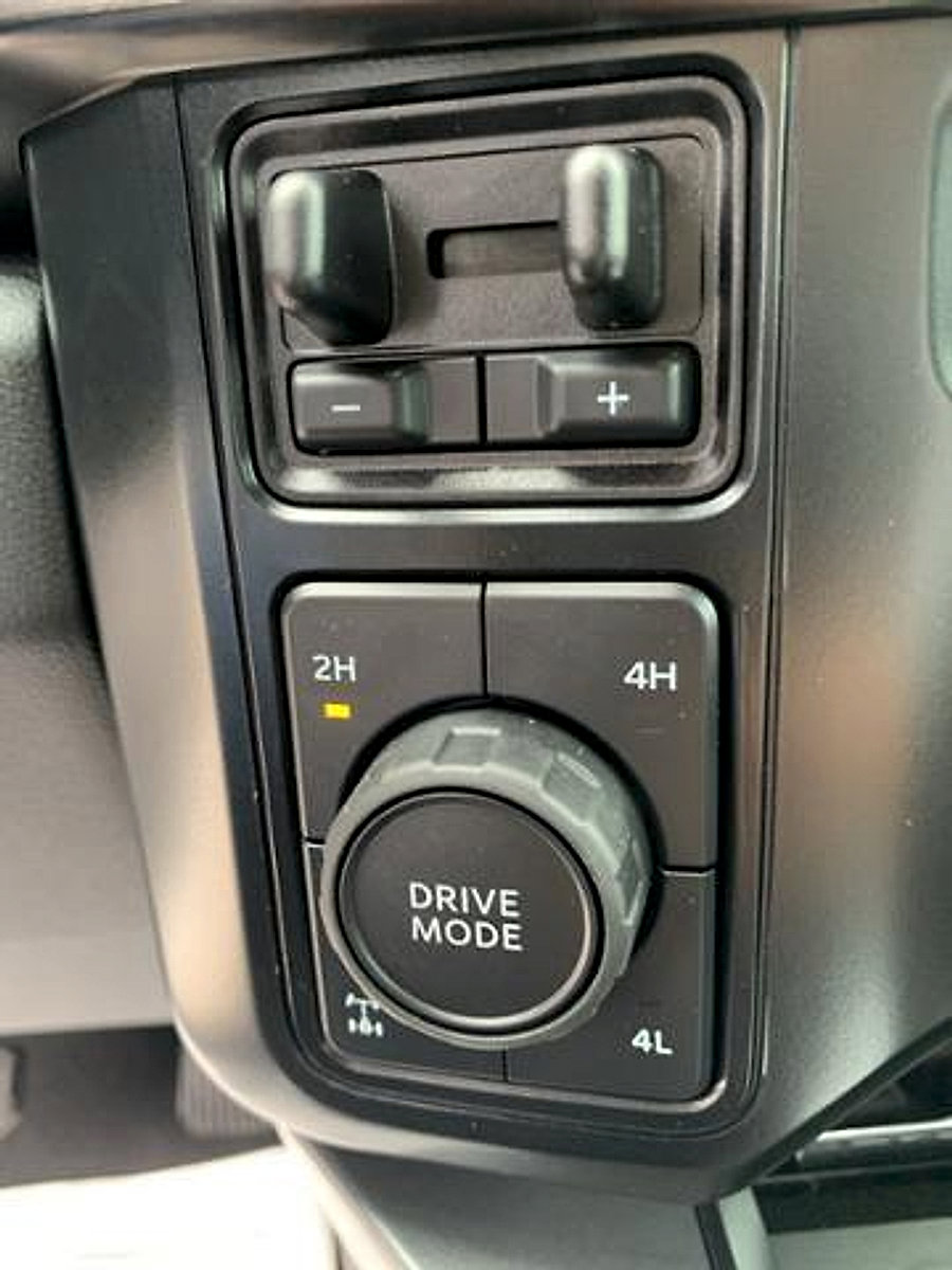 New 2024 Ford F250 Lariat w/ Lariat Ultimate Package image 25