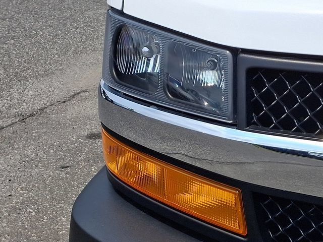 Used 2025 Chevrolet Express 2500 w/ Driver Convenience Package RWD image 29