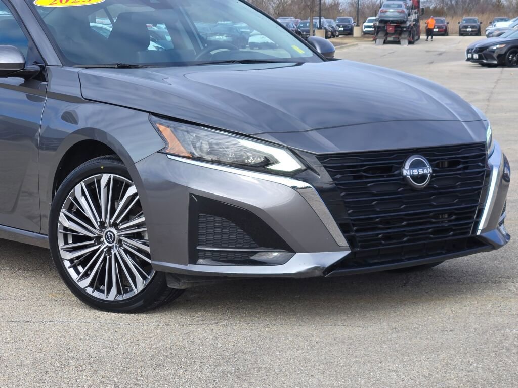 Used 2023 Nissan Altima 2.5 SL image 2