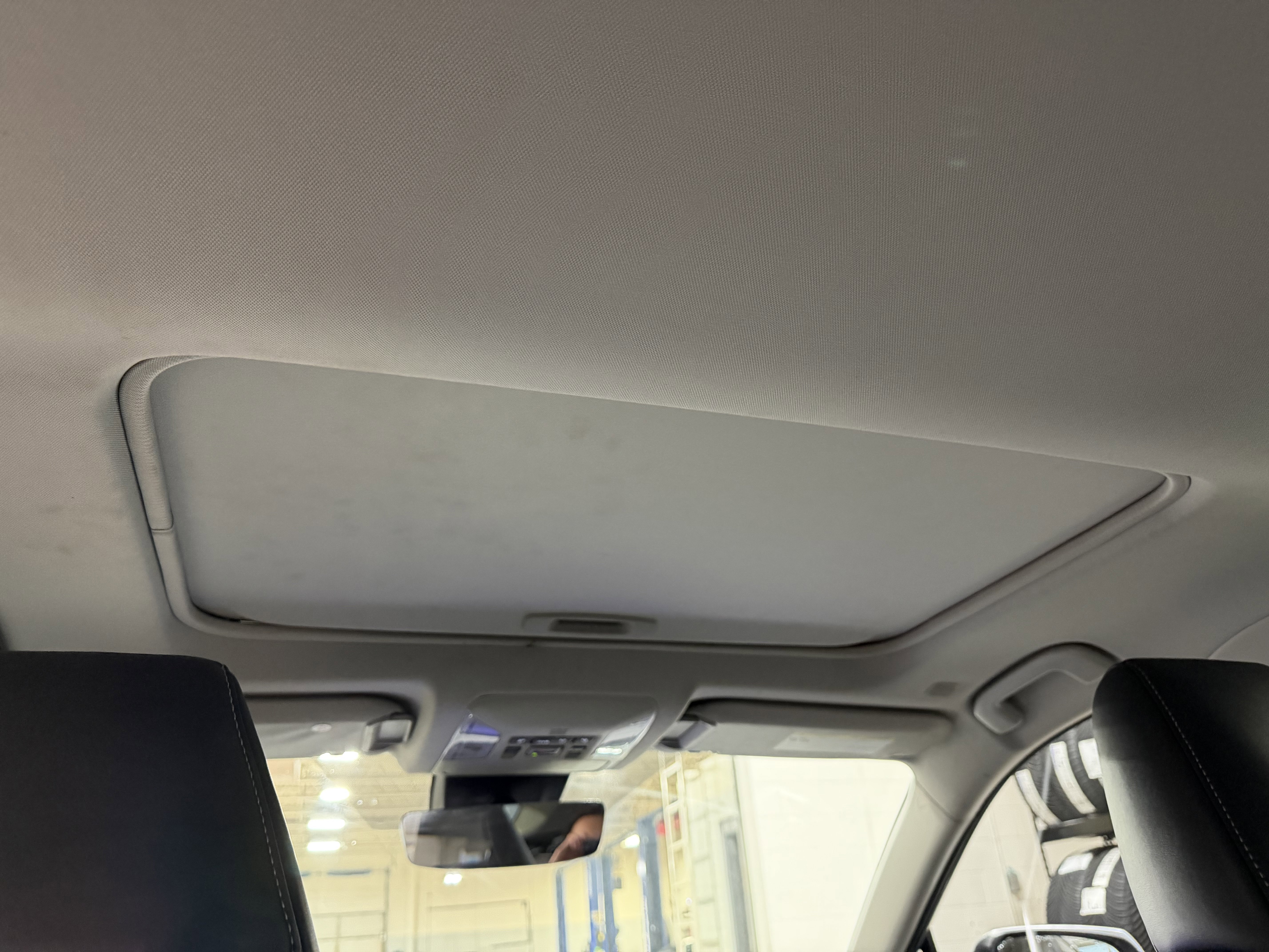 Used 2025 Toyota RAV4 XLE Premium image 28