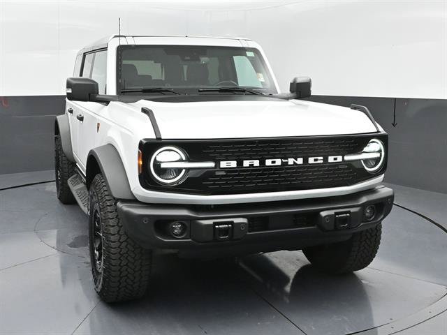 Certified 2025 Ford Bronco Badlands AWD/4WD image 3