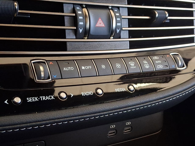 Used 2024 Lexus LS 500 AWD w/ Interior Upgrade Package image 14