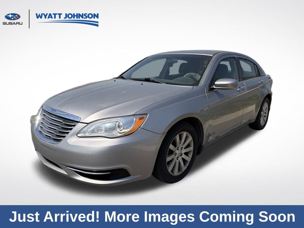 Used 2014 Chrysler 200 Touring image 10