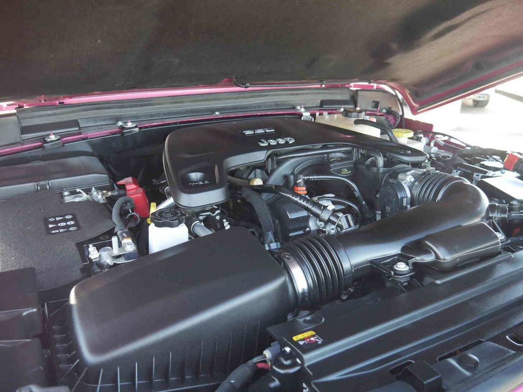 Used 2021 Jeep Wrangler Unlimited Rubicon AWD/4WD image 15