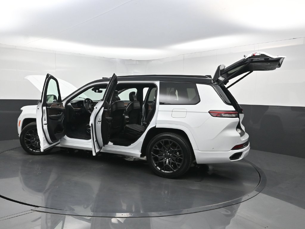 Used 2023 Jeep Grand Cherokee L Summit w/ High Altitude Package AWD/4WD image 47
