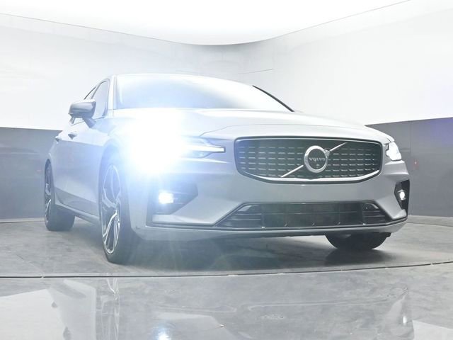 Used 2025 Volvo S60 B5 Plus FWD image 15