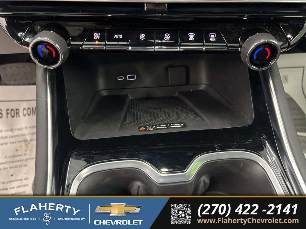 Used 2024 Chevrolet Traverse RS w/ LPO, Floor Liner Package AWD/4WD image 32