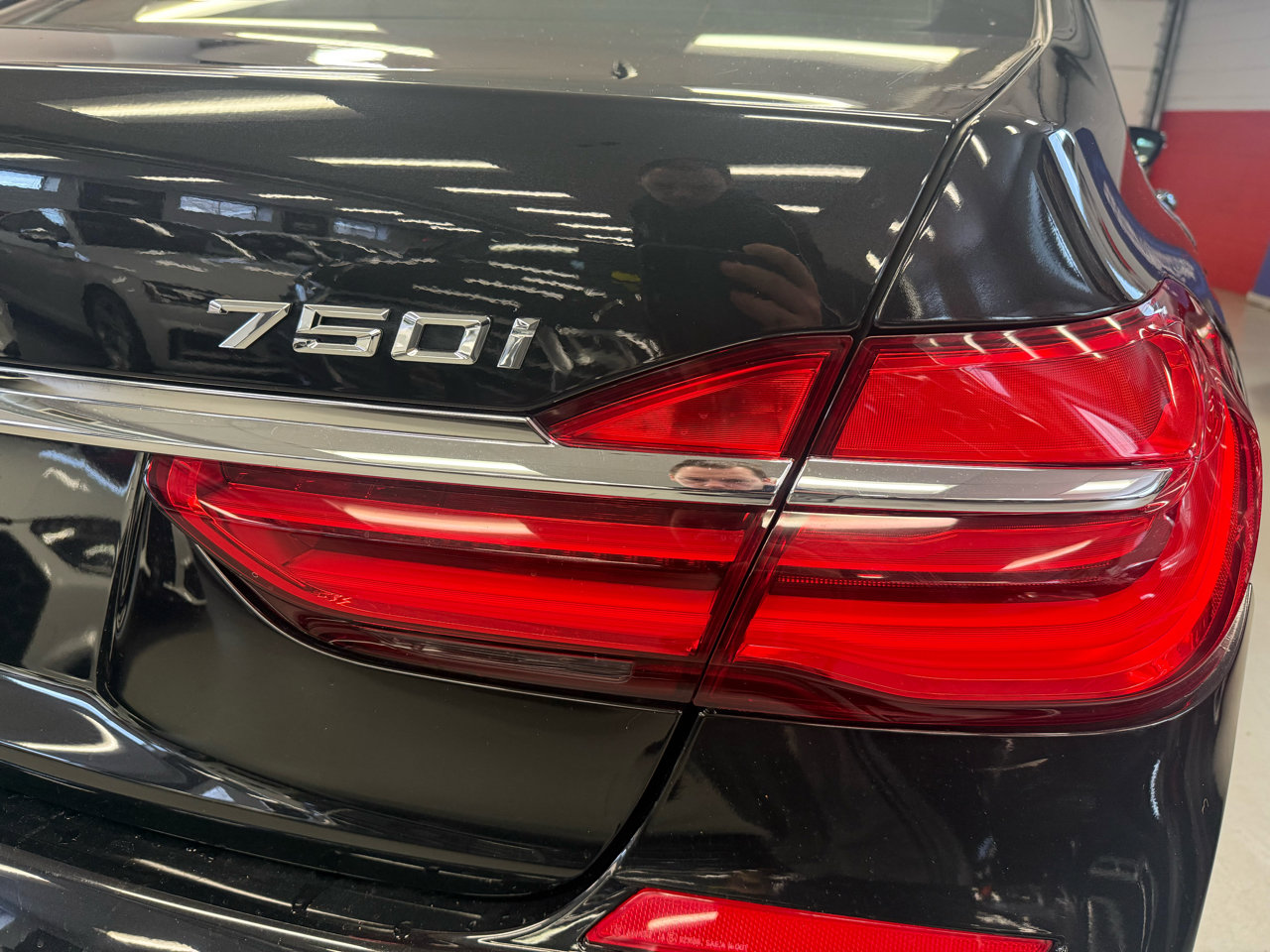 Used 2017 BMW 750i xDrive image 9