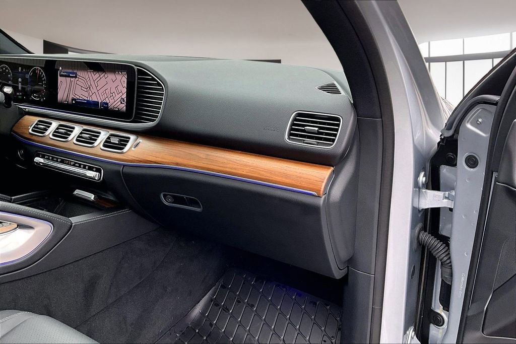 Certified 2025 Mercedes-Benz GLE 450e 4MATIC image 17