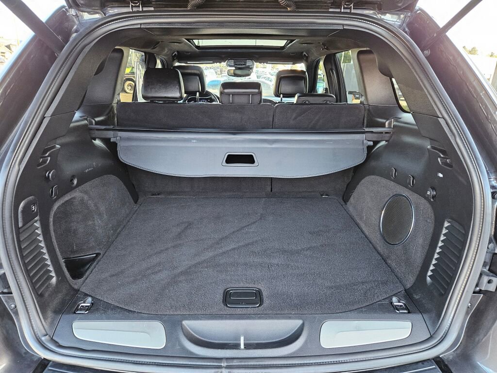 Used 2021 Jeep Grand Cherokee SRT image 12