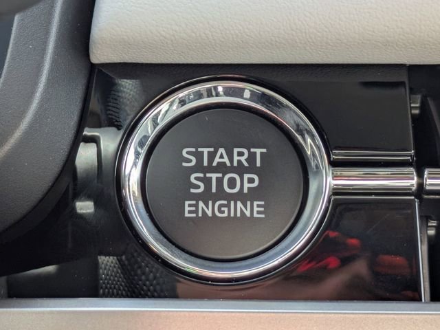 New 2026 Mitsubishi Outlander SE image 33