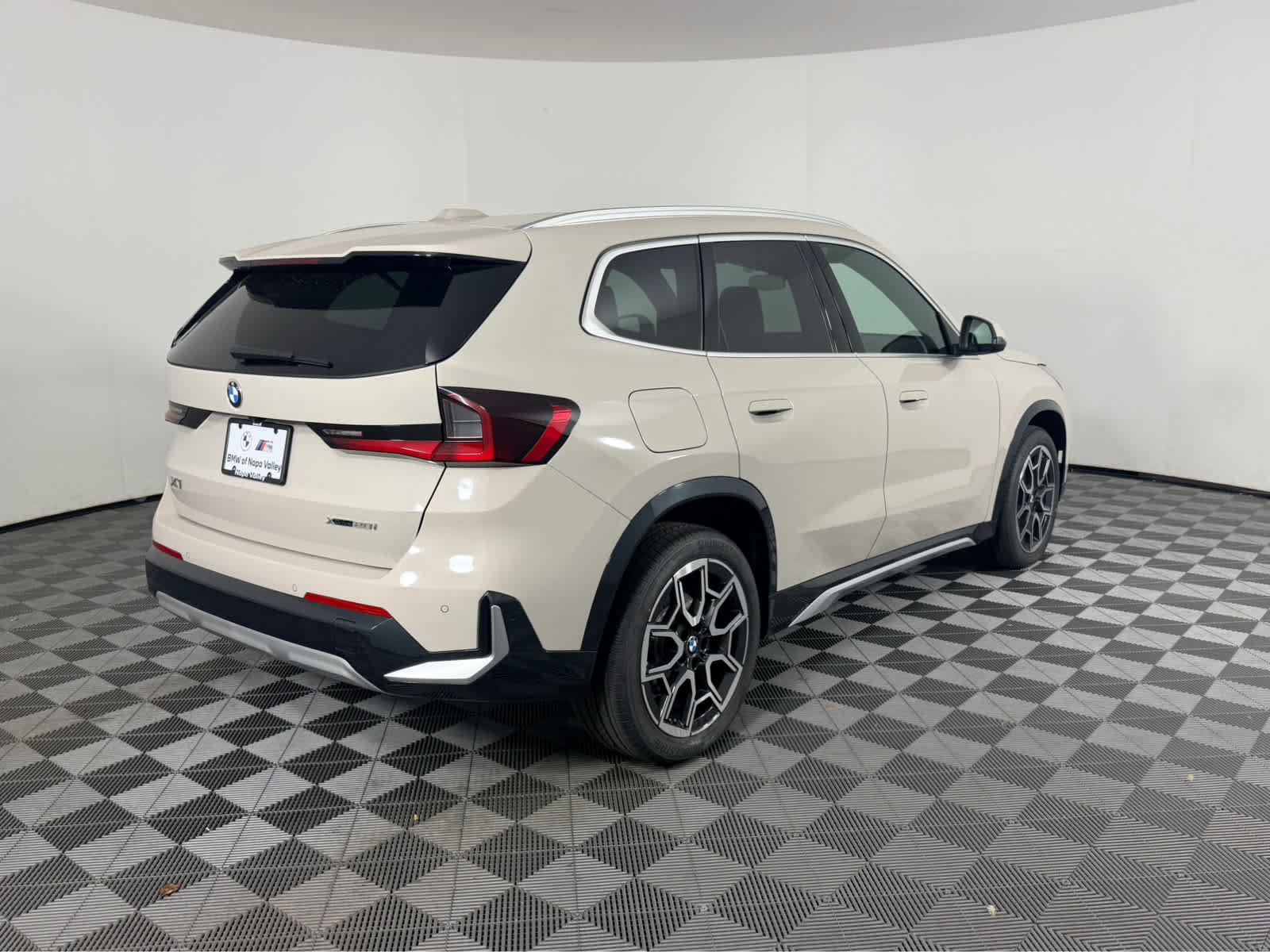 New 2026 BMW X1 xDrive28i w/ Technology Package AWD/4WD image 3