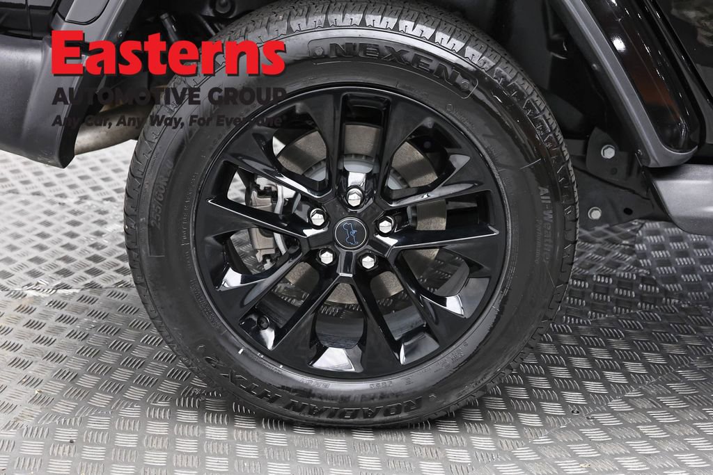 Used 2025 Jeep Wrangler Unlimited Sahara AWD/4WD image 30