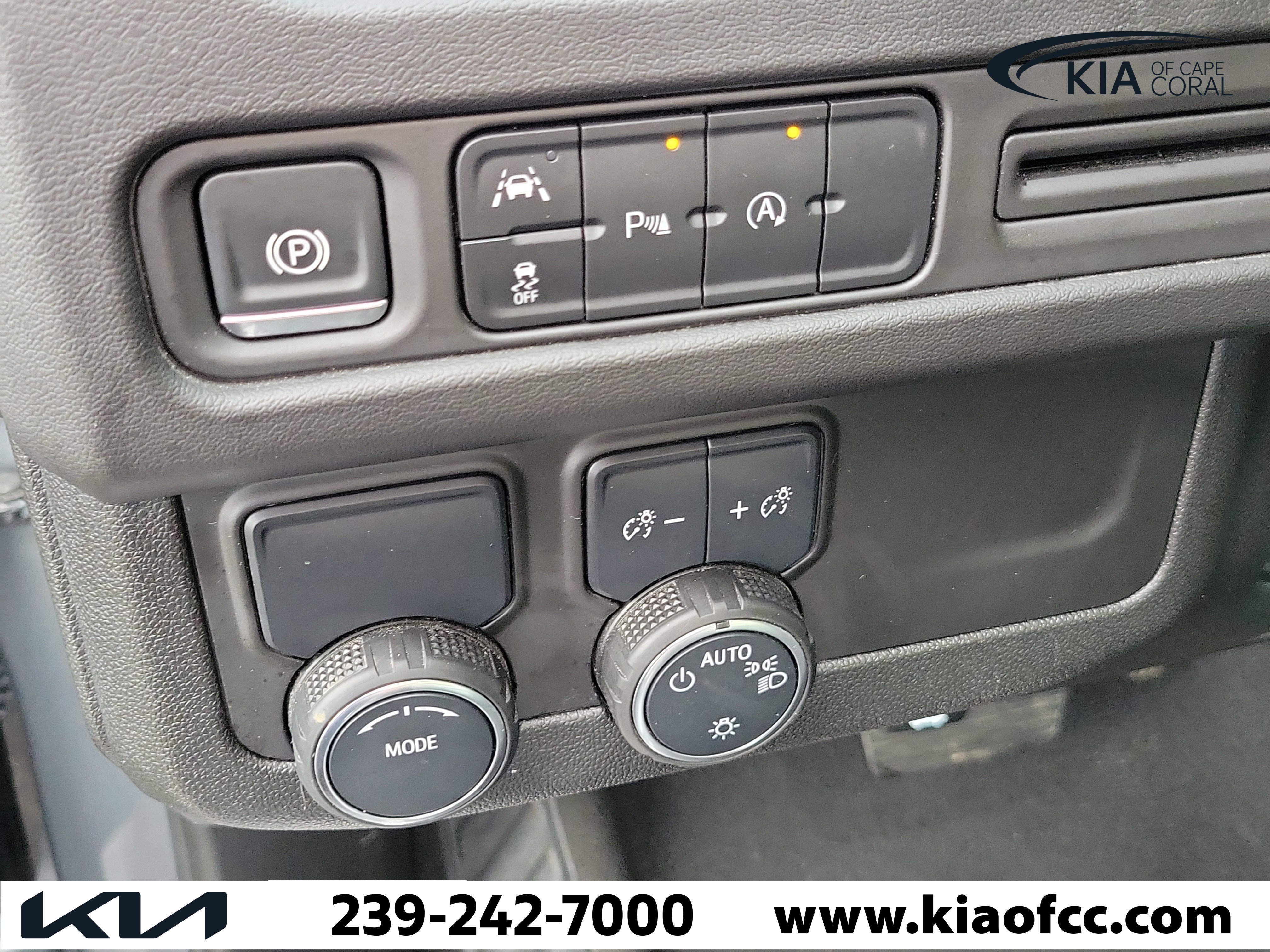 Used 2024 Chevrolet Suburban RST RWD image 26