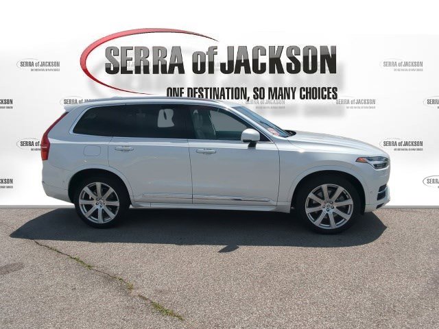 Used 2017 Volvo XC90 T8 Inscription w/ Vision Package AWD/4WD image 9