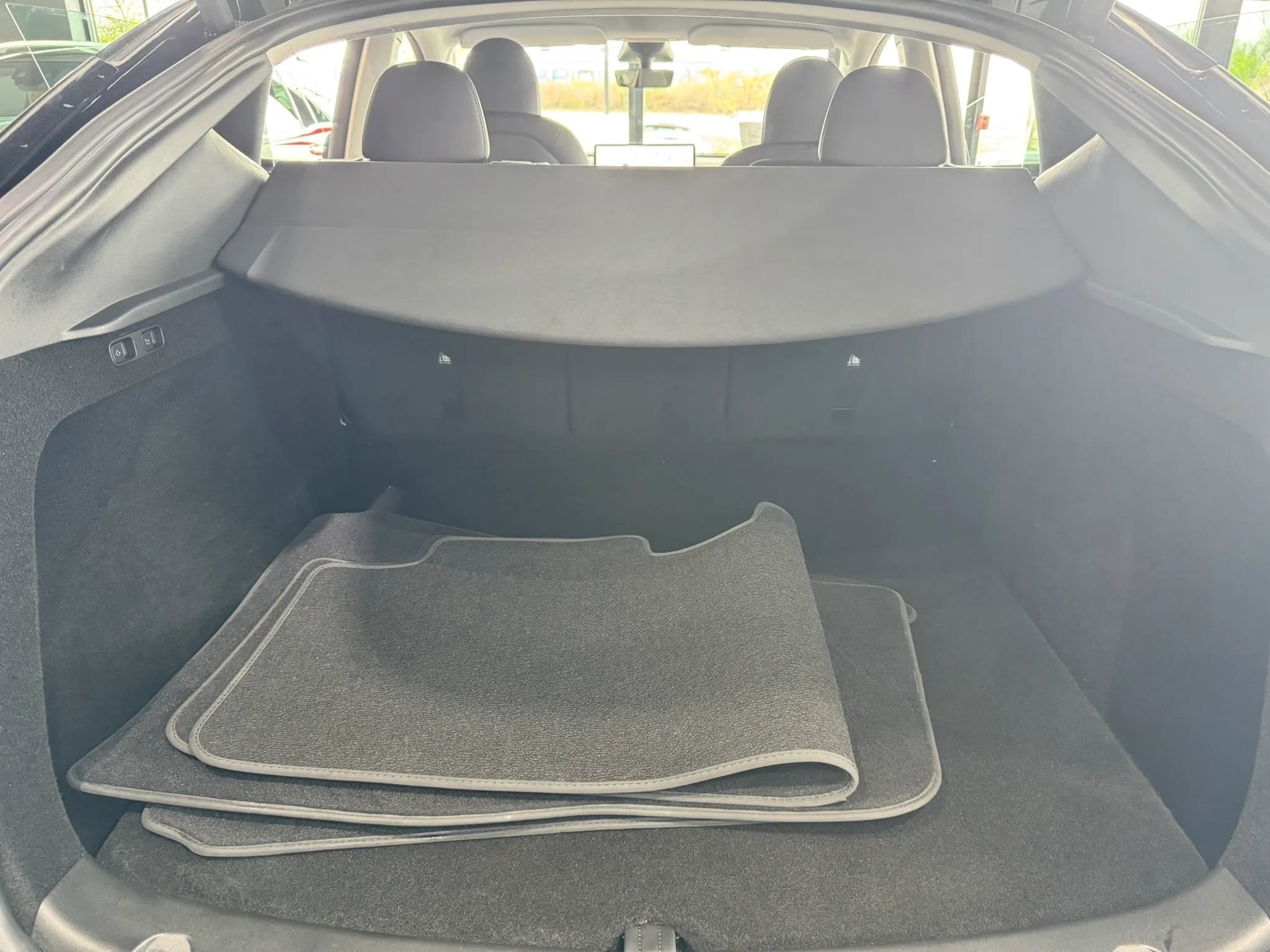Used 2023 Tesla Model Y Long Range AWD/4WD image 21