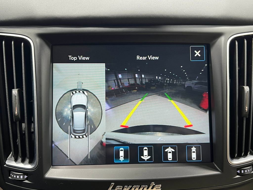 Used 2018 Maserati Levante S GranSport image 11