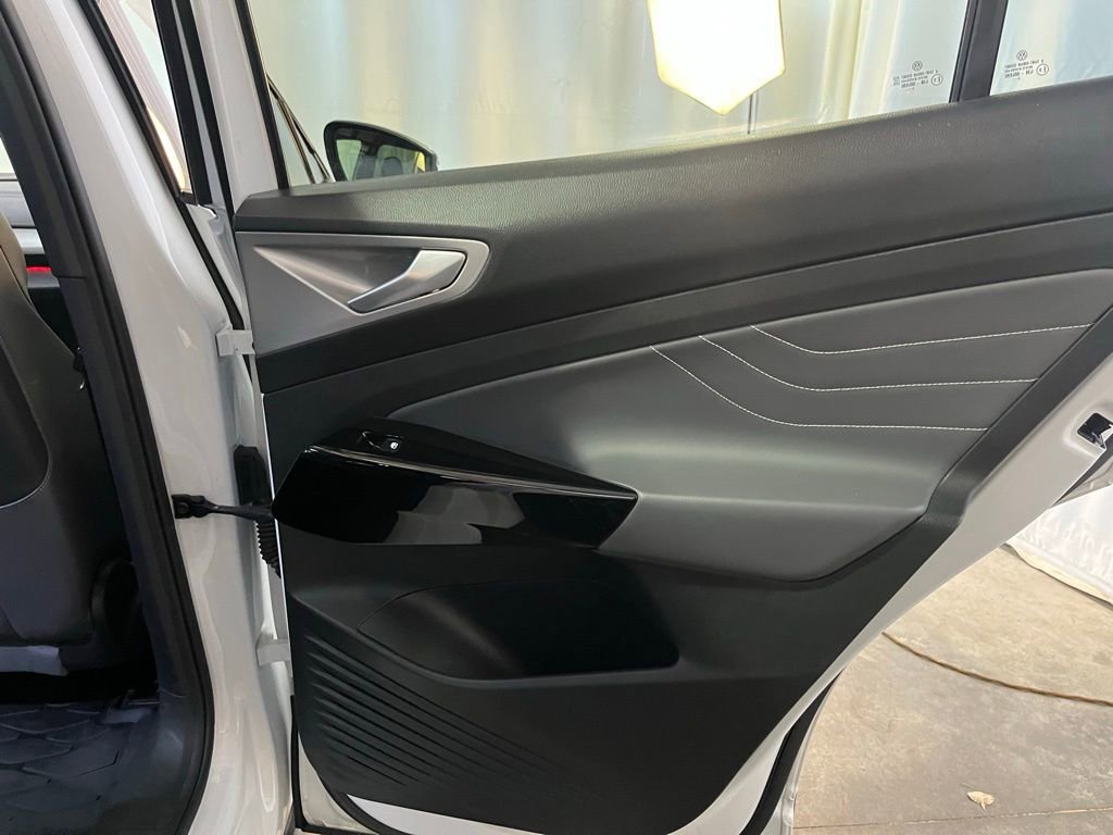 Used 2023 Volkswagen ID.4 Pro S image 23