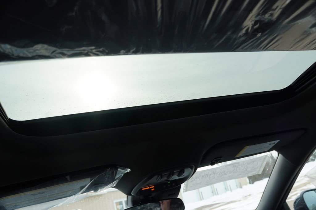 New 2026 Chevrolet Trax RS w/ Sunroof Package FWD image 11